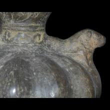 Vase à engobe en forme de coloquinte